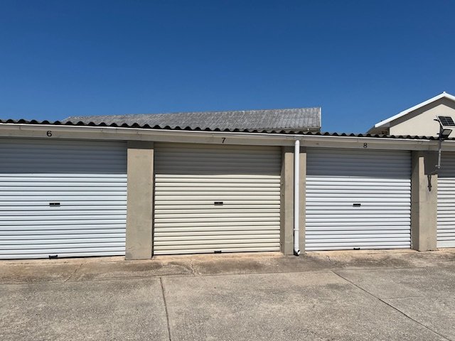 1 Bedroom Property for Sale in Kabega Park Eastern Cape